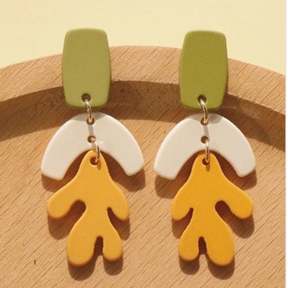 HP! Boho geometric statement earrings - Picture 4 of 4